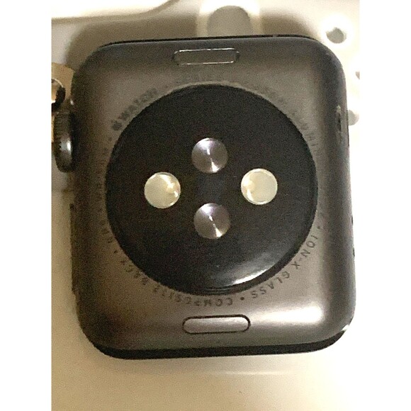 Apple Watch Series 3 38mm GPS + WiFi Space Gray Extra Band (B Grade) - Picture 5 of 7